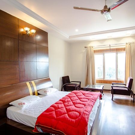 Chamba  Tehri Club And Resort מראה חיצוני תמונה
